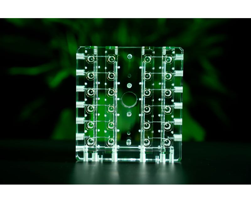 Pièces en PMMA et puces microfluidiques acryliques de précision, usinage CNC - Micro-02